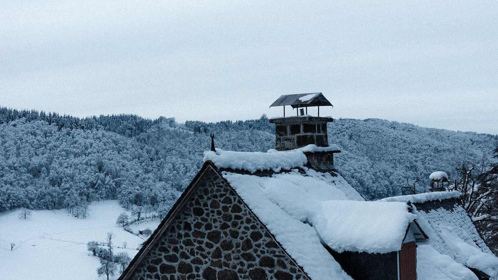 Illustration du dossier : Charpente : prix, renfort et charge de neige